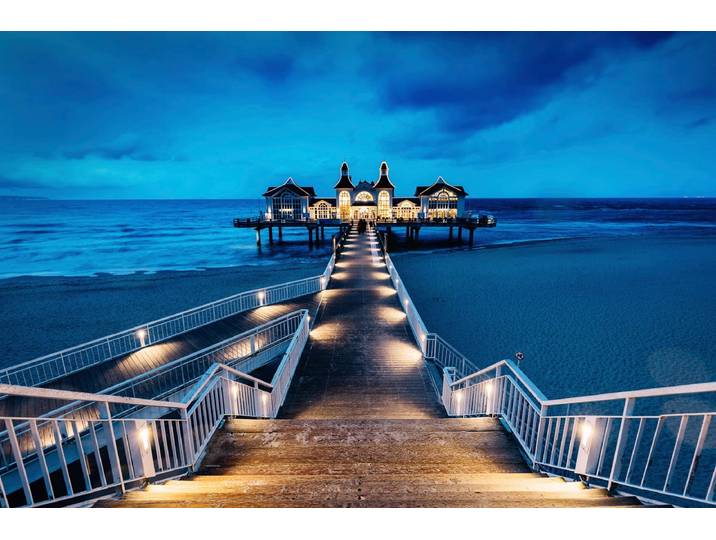 Papermoon Steg im Wasser