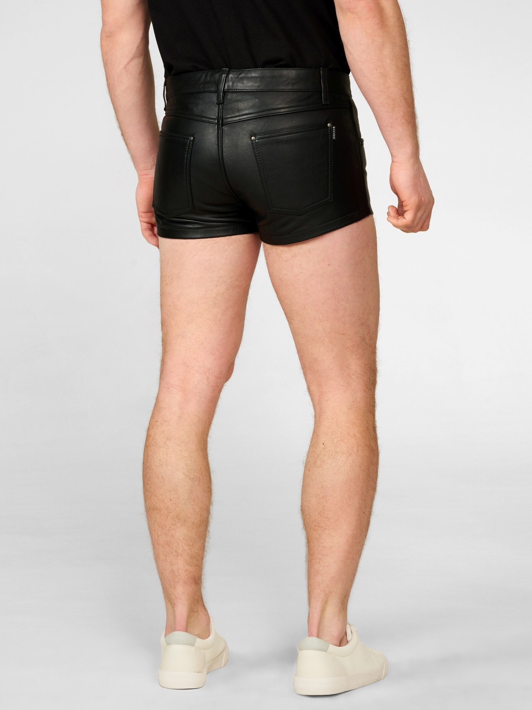 Shorts RICANO "Lederhose Shorts", Herren, Gr. 33, Länge 34, schwarz, Obermaterial: 100% Rindnappaleder CNA., schmal, Hosen Shorts, Handgefertigt aus echtem Leder