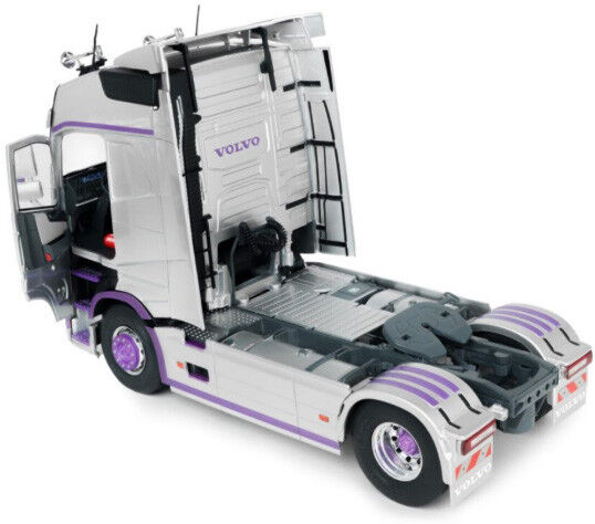 Miniature 1/24ème Volvo Trucks FH Globetrotter XL argent et violet 2023 - Solido