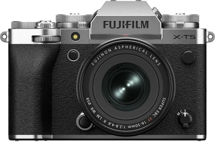 Fujifilm X-T5 Gehäuse silber + XF 16-50mm f/2.8-4.8 R LM WR