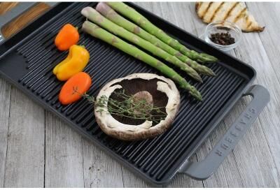 Chasseur 14-inch Caviar-Grey Rectangular French Enameled Cast Iron Grill Pan