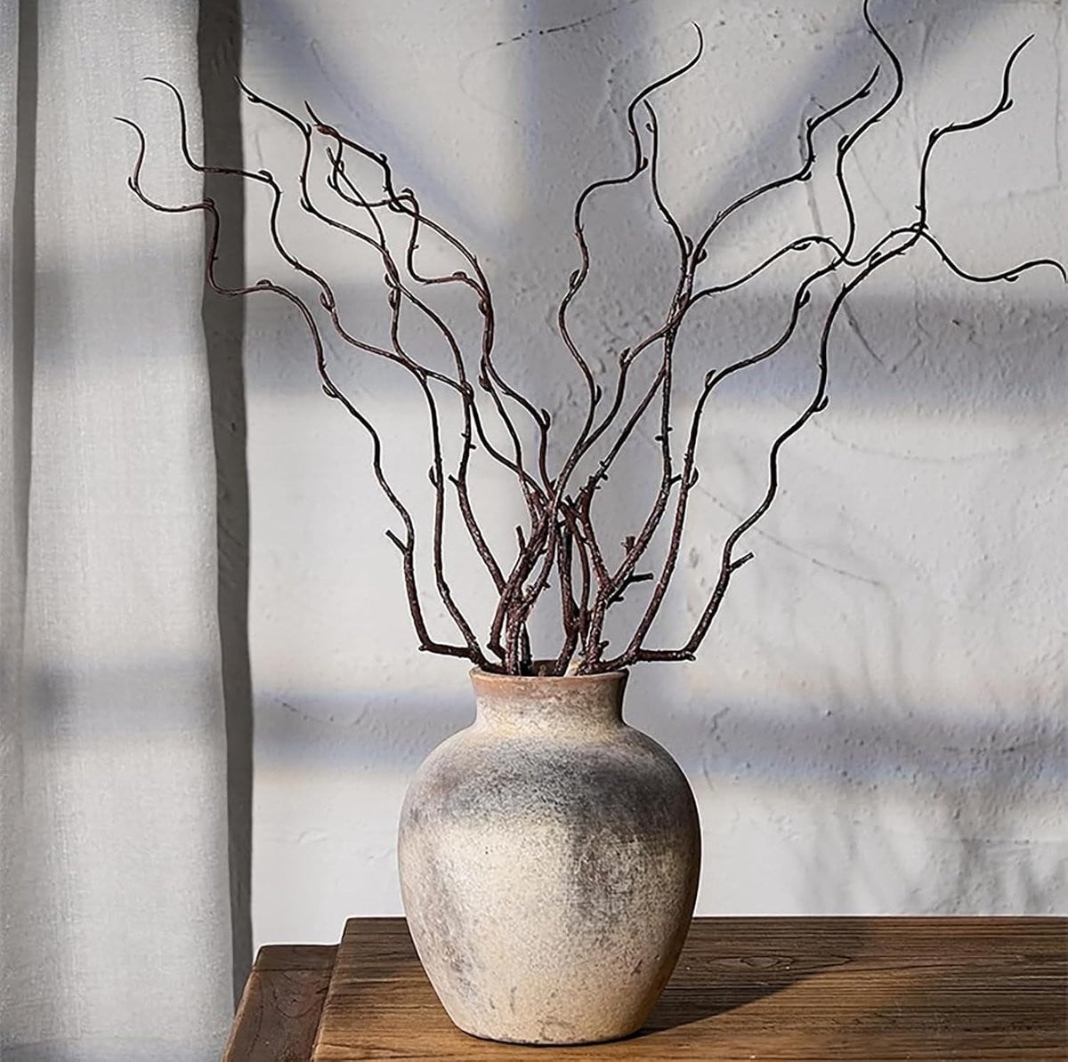 Handgemaakte antieke keramische vaas in terracotta voor bohemian en landelijke decoratie, Hoogte: 15 cm
