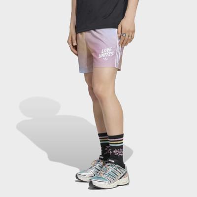 Shorts ADIDAS ORIGINALS "LOVE UNITES AOP, WASSERDICHT", Damen, Gr. L, N-Gr, bunt (rainbow, normal, gr.), Obermaterial: 100% Polyester, Hosen Shorts, für Schwimmen und Sportmode, ohne Verschluss, normal-weite Passform