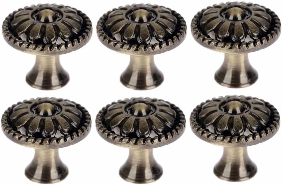 Set van 10 antieke meubelgrepen en kastknoppen van zinklegering