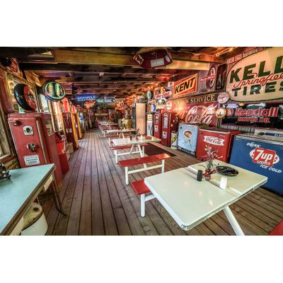 Fototapete PAPERMOON "BOBS BENZIN GASSE-ROUTE 66 VINTAGE RETRO TANKSTELLE XXL", bunt, B:3,5m L:2,6m, Vlies, Tapeten