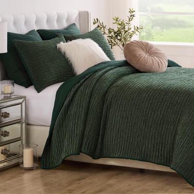 Velvet Crush Textured Finely Stitched Quilt Set by Greenland Home Fashions in Forest (Size TWIN)