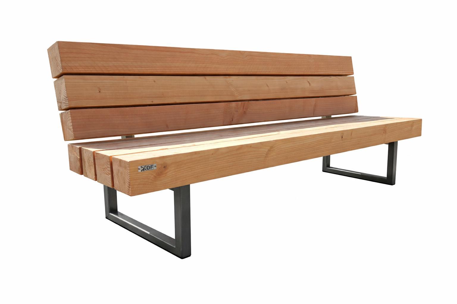 Moderne Gartenbank aus nachhaltigem Douglasienholz, 45 cm Tiefe, 12 cm dicke Balken, ohne Armlehnen