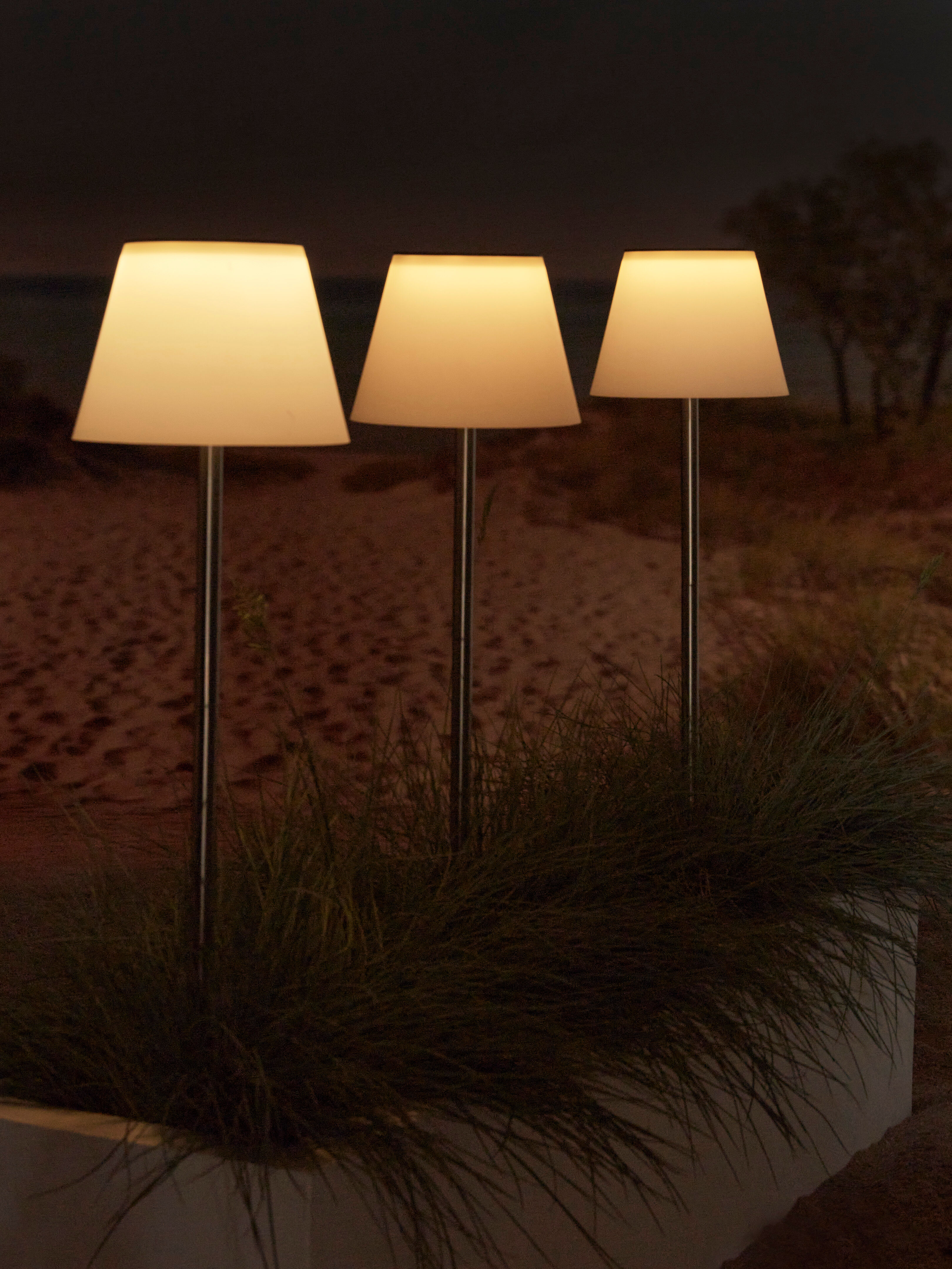 Gartenleuchte LUXFORM "Solar-Gartenlampe - Maspalomas - 15 Lumen - LED", weiss (weiß), 1 Stk., Leuchten, Gartenleuchte, Solarbetrieben weiß 1 Stk.