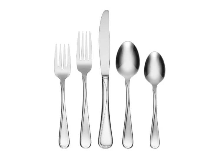 Oneida 2865045A Piece Everyday Flatware for 8 Flight 45-teiliges Alltags, Service für 8, 18/0 Edelstahl, Besteck-Set, spülmaschinenfest, Silber
