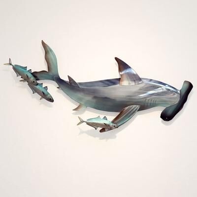 T.i./New Metal Design Hammerhead Shark with Fish Wall Art Multi Metallic , Multi Metallic