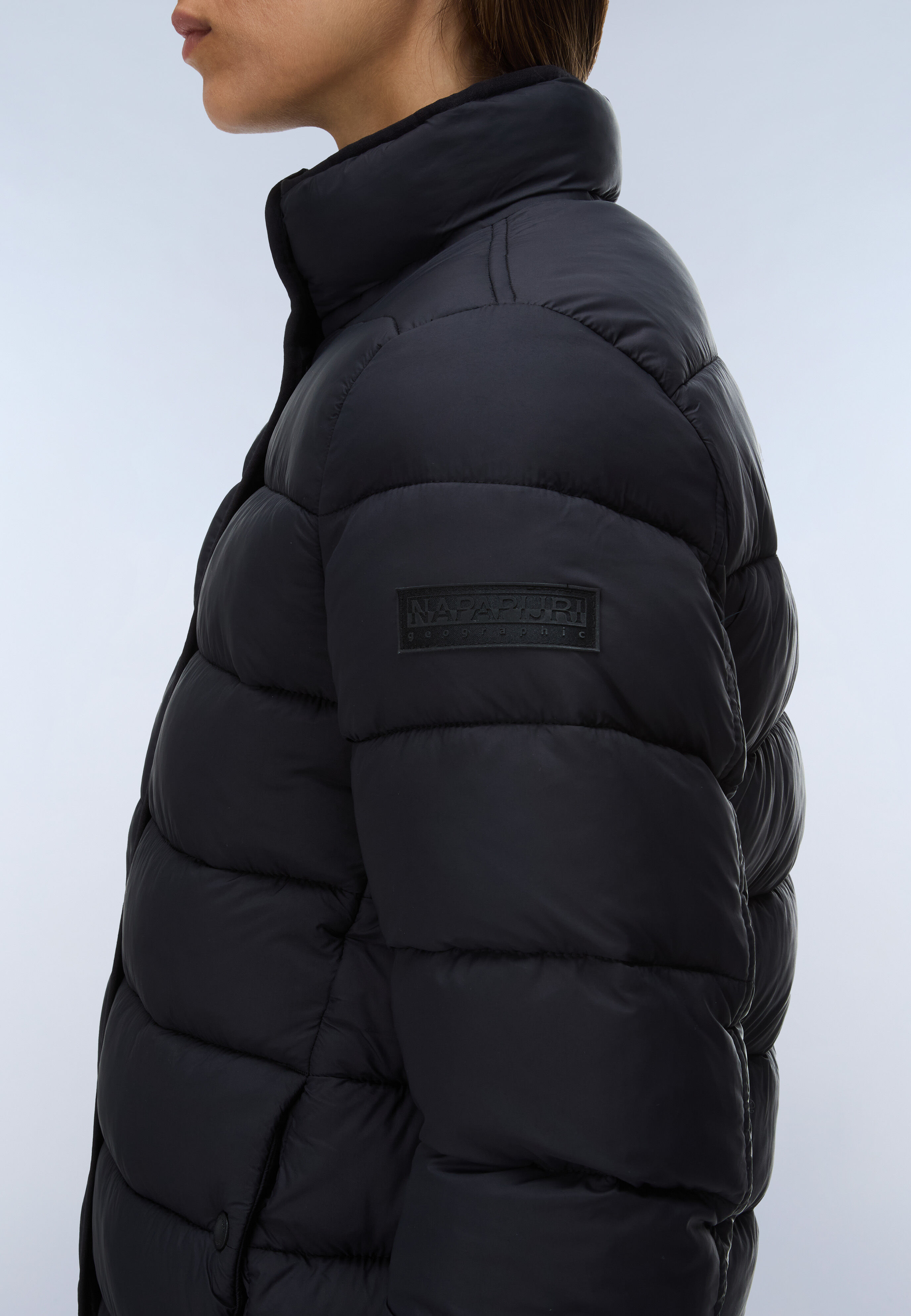 Steppjacke NAPAPIJRI "A-AERINS STND W BLACK BEAUTY", Damen, Gr. M, schwarz (schwarz beauty), Obermaterial: 100% Polyamid, Jacken Steppjacke, pflegeleichte Ausführung, aus Polyamid, auch in grossen Grössen schwarz beauty M
