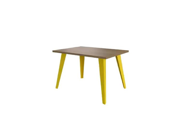 JVmoebel Couchtisch Kompakter Holz-Beistelltisch in Braun mit gelben Füßen (Packung, 1-St., Couchtisch), Made in Europa