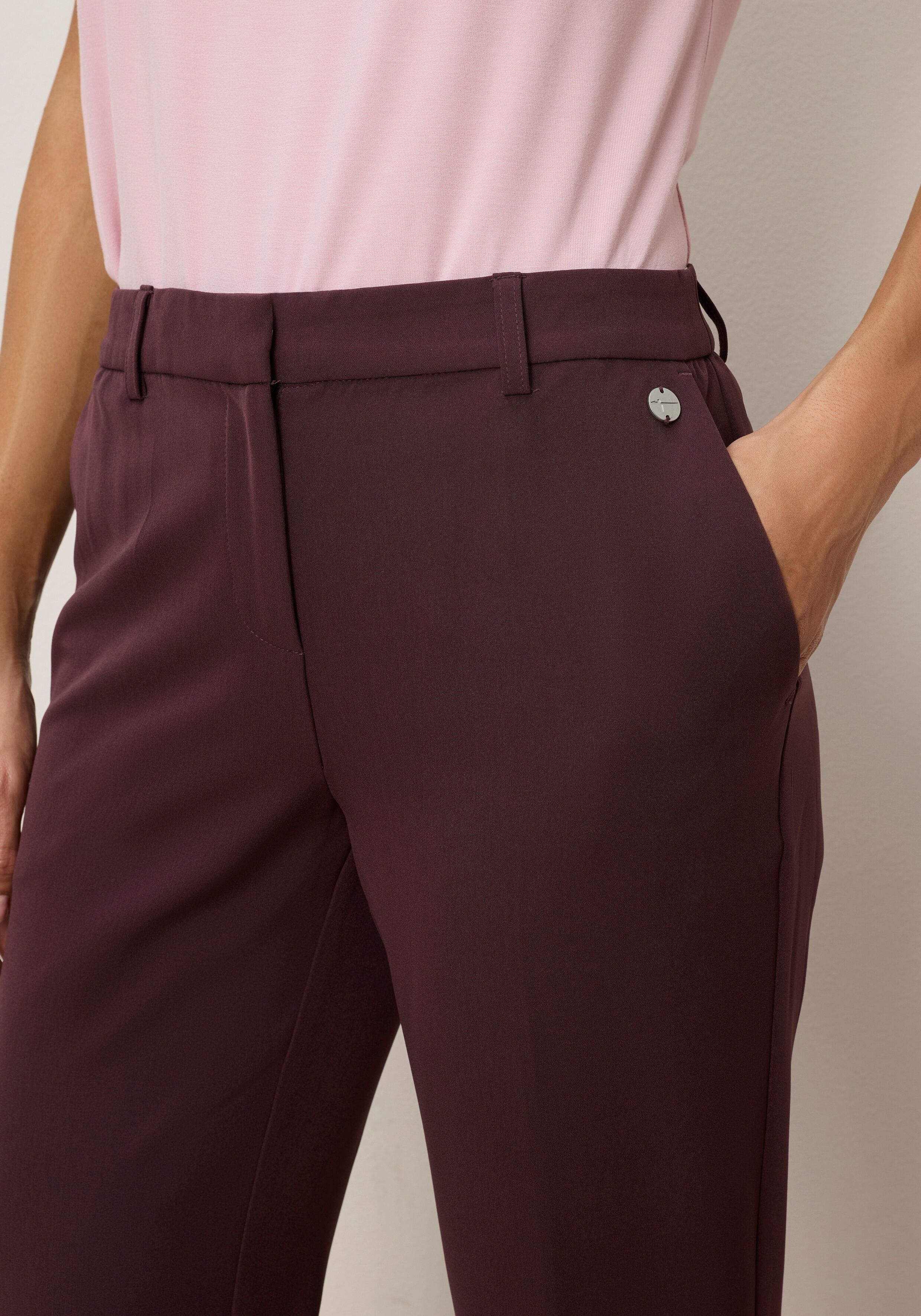 Anzughose TAMARIS "mit schlanker Passform mit elastischem Bund", Damen, Gr. 44, N-Gr, bordeaux, Web, Obermaterial: 93% Polyester, 7% Elasthan, unifarben, Basic schmal knöchellang, Hosen Anzughose, in Trendfarben - mit passendem Blazer bordeaux 44, N-Gr