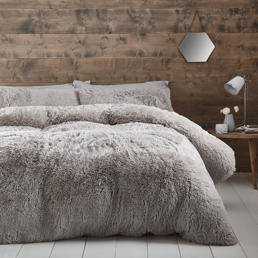 Catherine Lansfield Cuddly Faux Fur Duvet Cover Set with Pillowcases Silver Super King Duvet Cover - 2 Standard Pillowcases