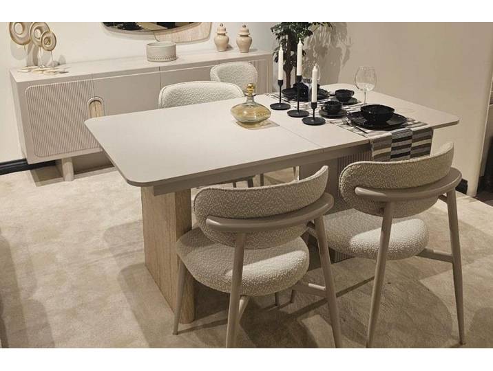 Xlmoebel Essgruppe Essgruppe von XLMOEBEL in Beige mit Textilstühlen und Kommode, (Essgruppe, 6-tlg), Made in Europa