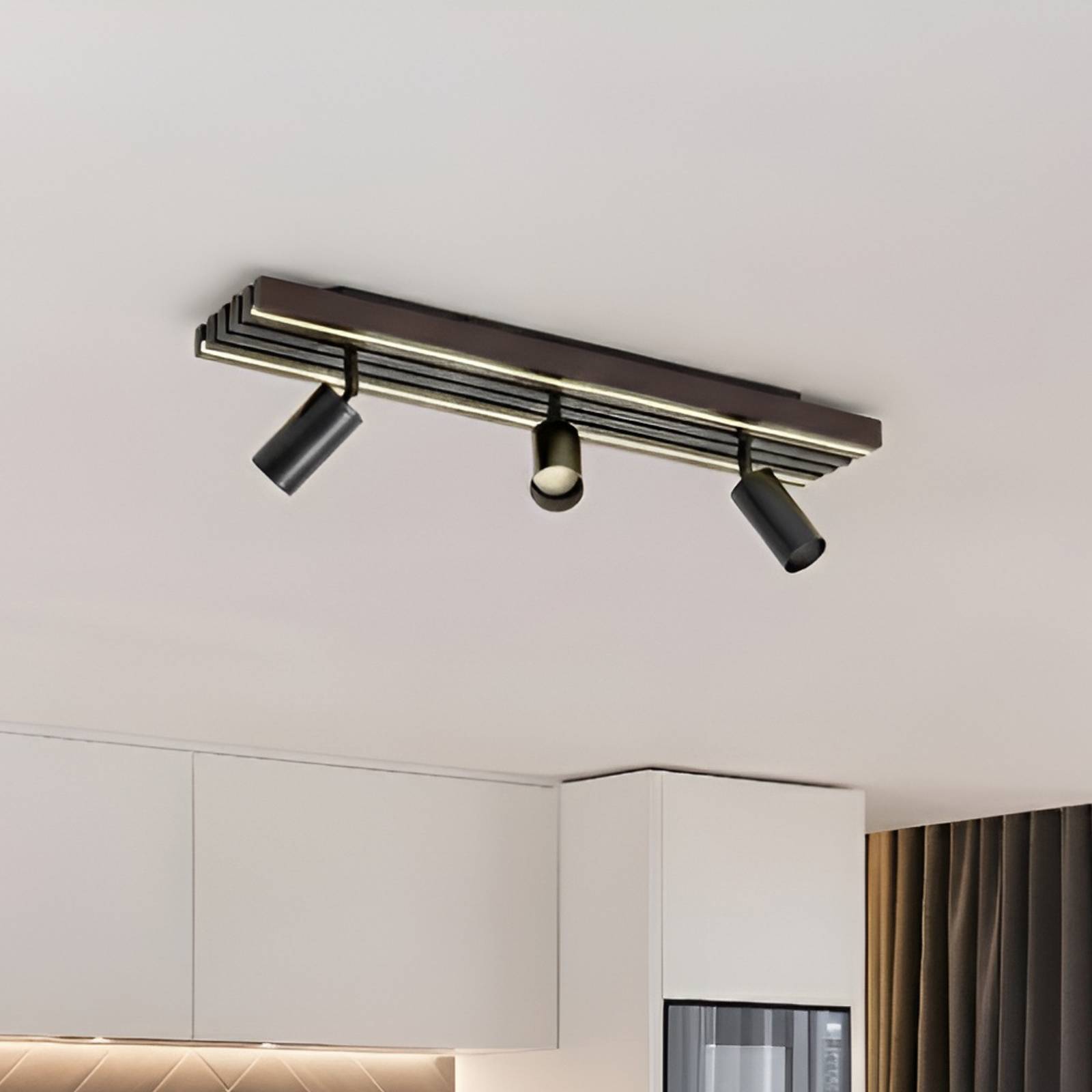 Lucande LED-Deckenstrahler Tiron, 3-flg., 70 cm, Eiche Tiron Lucande, dimmbar, Holz dunkel, für Wohn- / Esszimmer, Holz, Modern, LED Deckenlampe