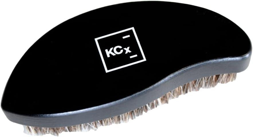 Ergonomische borstel voor het reinigen van Alcantara, textiel en leer