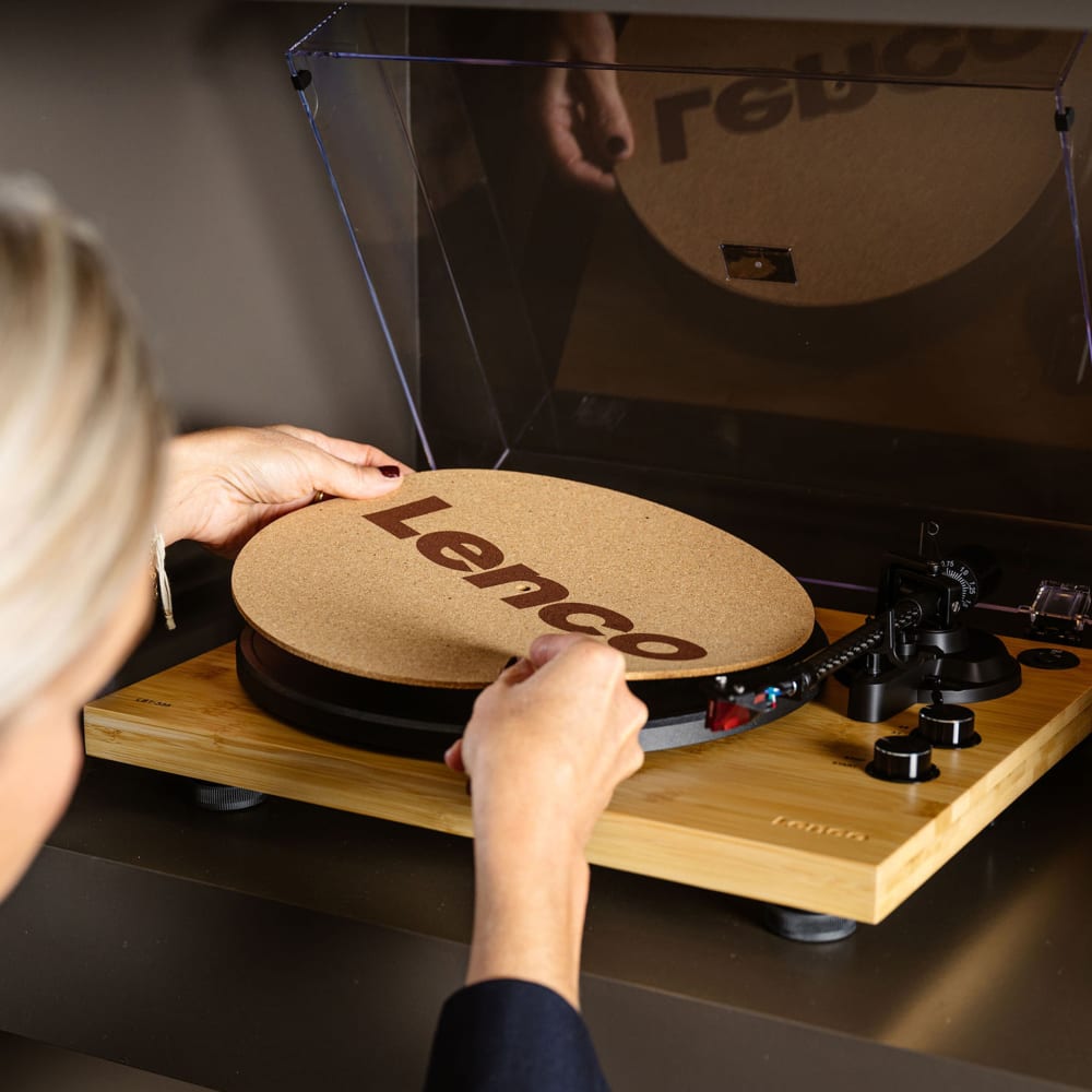 Lenco Platine vinyle avec bluetooth et cellule Ortofon 2M Red en bambou Noir 36x13x42cm