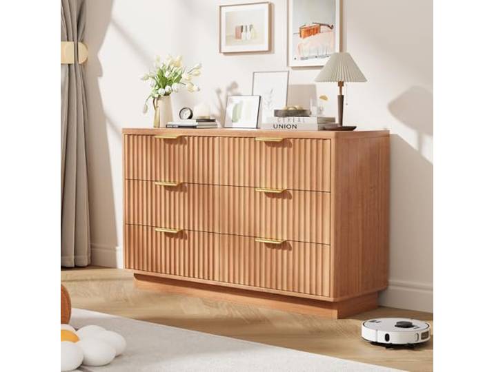 Garvee Kommode Naturholz mit 6 Schubladen, Schubladenkommode MDF Sideboard Modernes Geriffeltes Design Anrichte Schlafzimmerkommode Beistellschrank mit Goldgriff & Wand-Kippschutz, 120x40x75,5cm