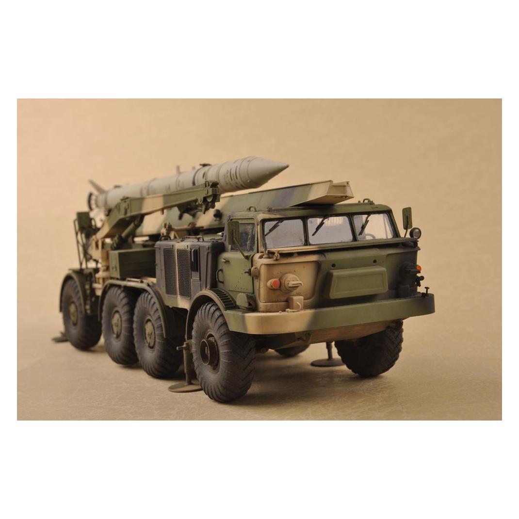 Trumpeter Rus. 9P113TELw/9M21 Rocket of9K52 Luna-M Short-range artillery (07179)