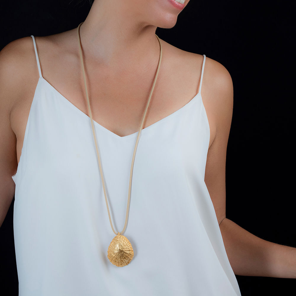 Shabama Collier Calobra Cool Beige #or paillettes