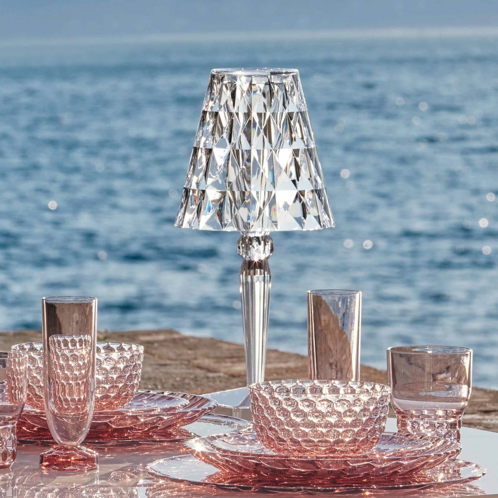 Kartell Big Battery Mobiele Dimbare LED-tafellamp Crystal - Transparant - Hoogte: 37 cm