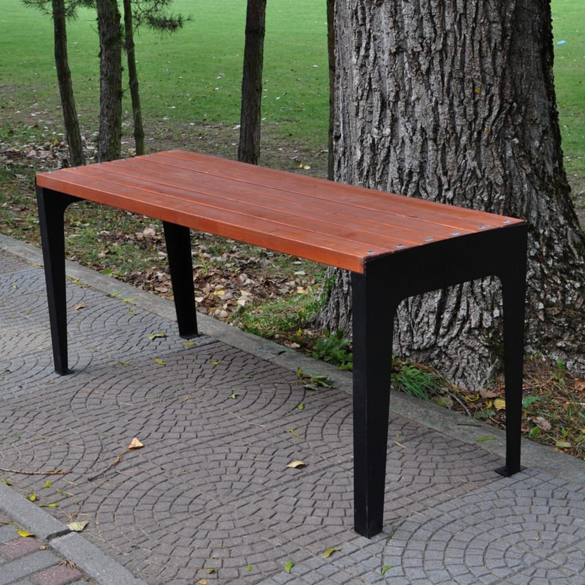 Moderner Brauner Outdoor-Tisch aus Holz und Stahl, 125x80x75 cm, UV-beständig und korrosionsfest