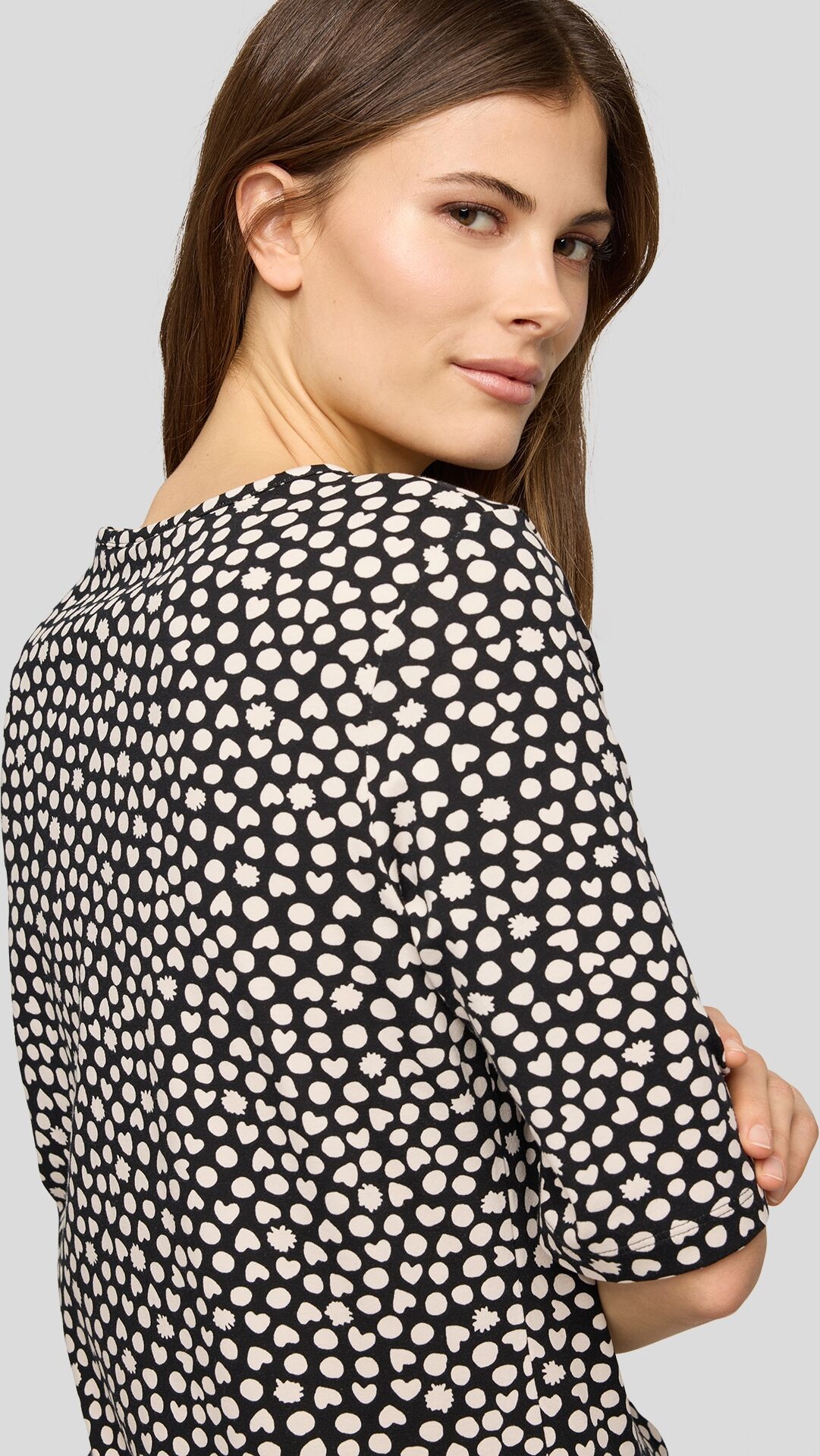 Rundhalsshirt RABE, Damen, Gr. 36, schwarz-weiss (schwarz), Jersey, Obermaterial: 92% Baumwolle, 8% Elasthan, gemustert, normal hüftbedeckend, Rundhals, Shirts Rundhalsshirt, Sommershirt mit Allover-Muster schwarz 36