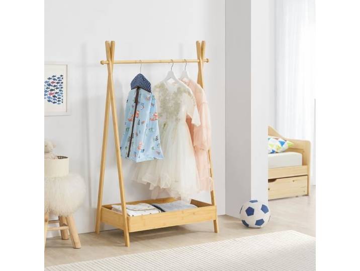 Portant à vêtements Sola pour enfant avec surface de stockage bambou