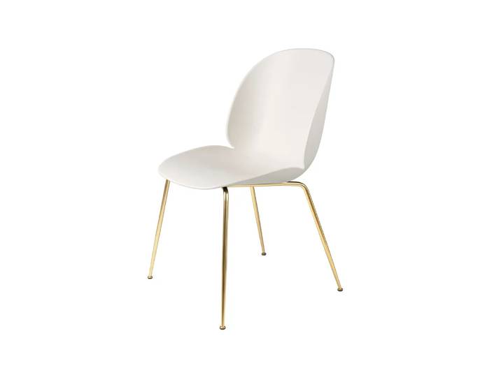 GUBI Beetle Stuhl Alabaster white, Messingsstativ