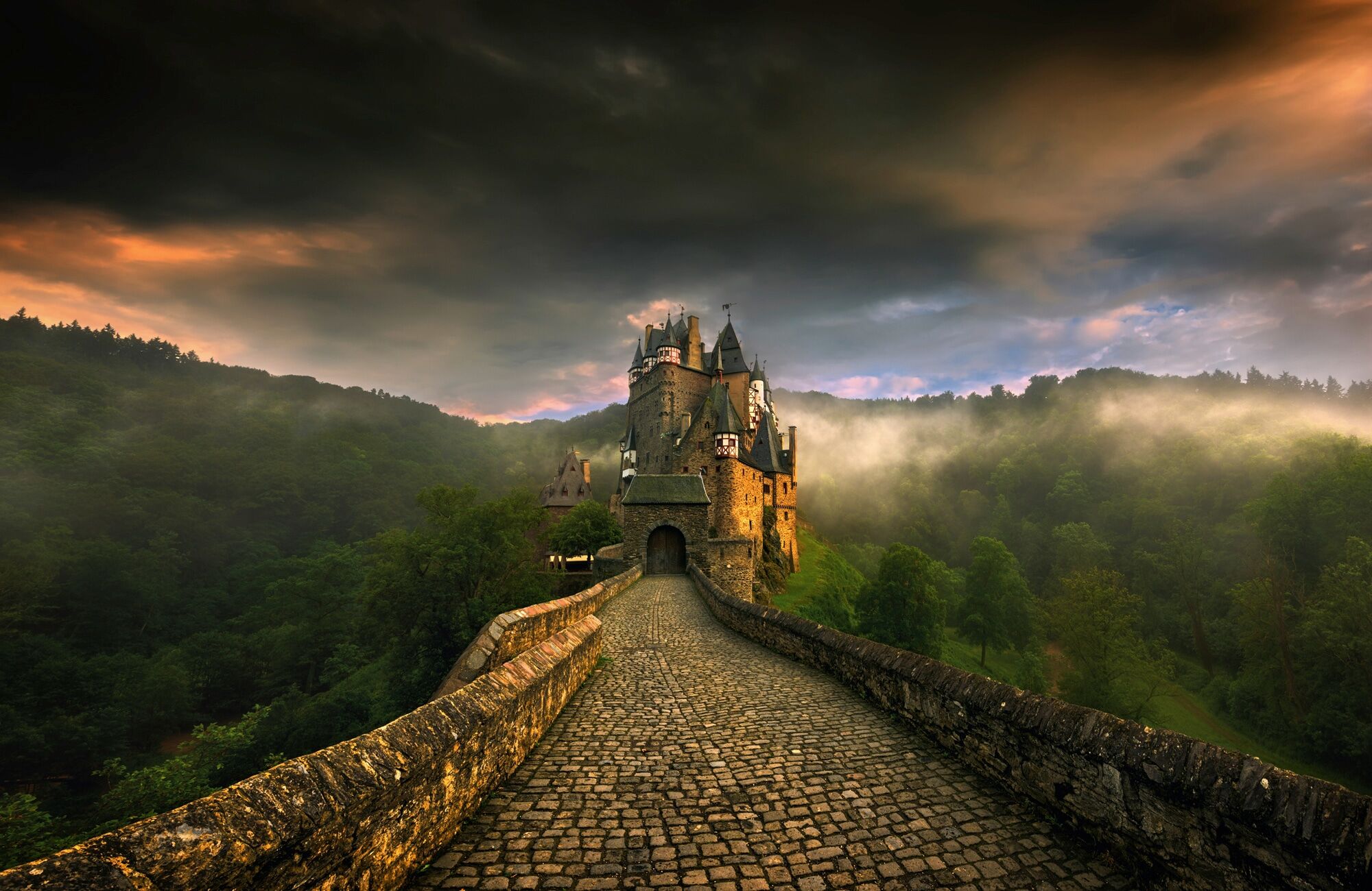 Fototapete PAPERMOON "Photo-Art KRZYSZTOF BROWKO, ELTZ", bunt, B:4m L:2,6m, Vlies, Tapeten, Fototapete bunt B/L: 4m x 2,6m, Bahnen: 8 Stk.
