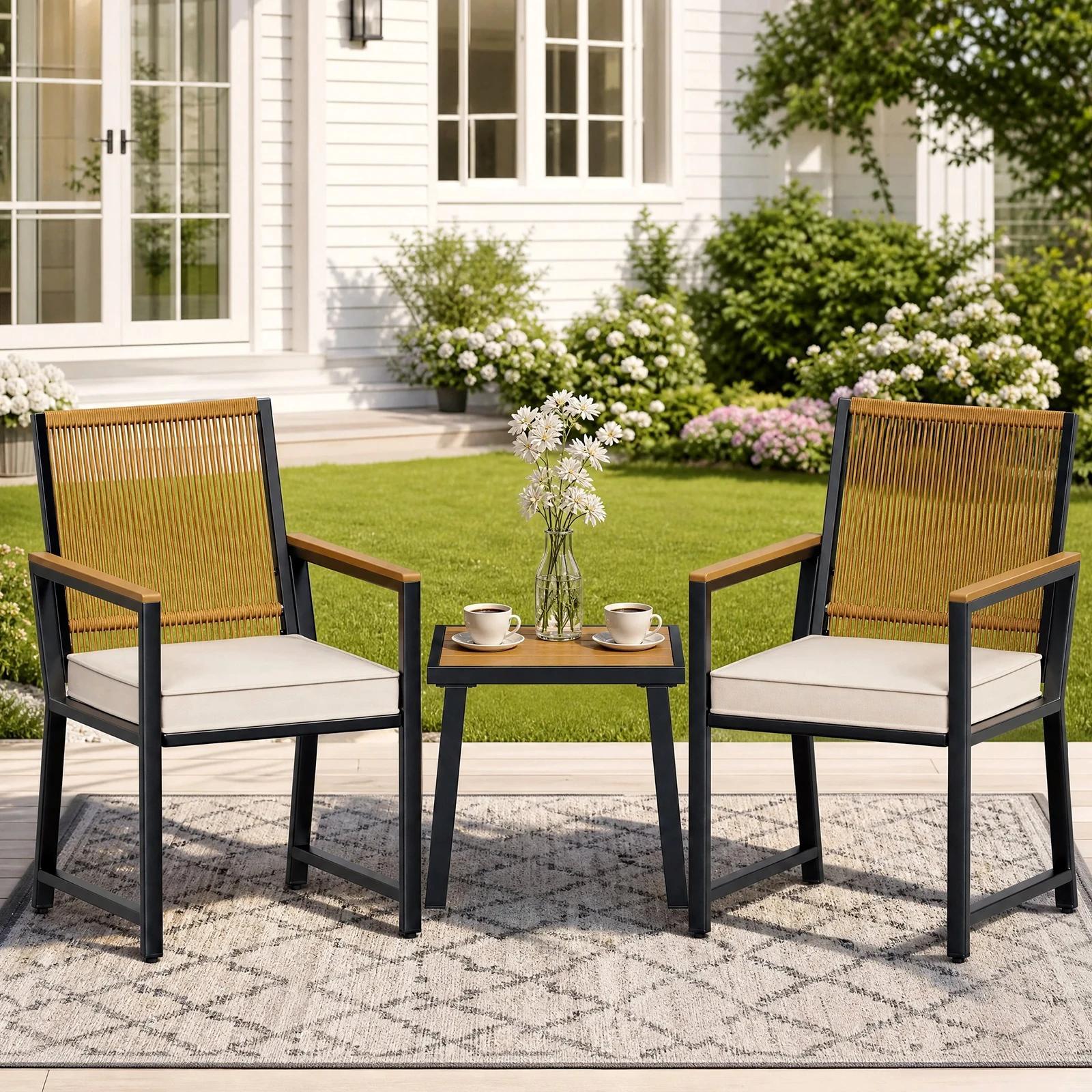3-teiliges Rattan Gartenmöbel Set - 2 Sessel & Kaffeetisch - Metallgestell - mit Sitzkissen - für Balkon und Terrasse - Farbe Gelb Creme