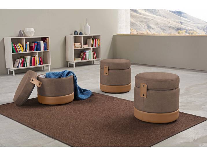 Hocker EGOITALIANO Tonder, Designhocker als Blickfang mit tollen Details, B/T 50/50cm , braun (mud), B:50cm H:50cm T:50cm, Luxus-Micofaser Lederoptik (100% Polyester) ist ein neues technisches Gewebe mit einem visuellen und taktilen Aspekt, der dem Nubuk sehr nahe kommt, mit innovativen Eigenschaften. Seine ausserordentliche Weichheit kommt von einem exklusiven Produktionsprozess, der Unreinheiten und Unregelmässigkeiten beseitigt. Das Ergebnis ist eine bemerkenswert samtige Faser, die durch das Vorhandensein von Körnern verstärkt wird. Von der einfarbigen Eleganz der warmen Farben und der Vielfalt an trendigen Farben, die es zu seiner eigenen Stärke und Persönlichkeit machen., Hocker, Hocker, inkl. praktischem Stauraum als funktionale Stauraummöglichkeit