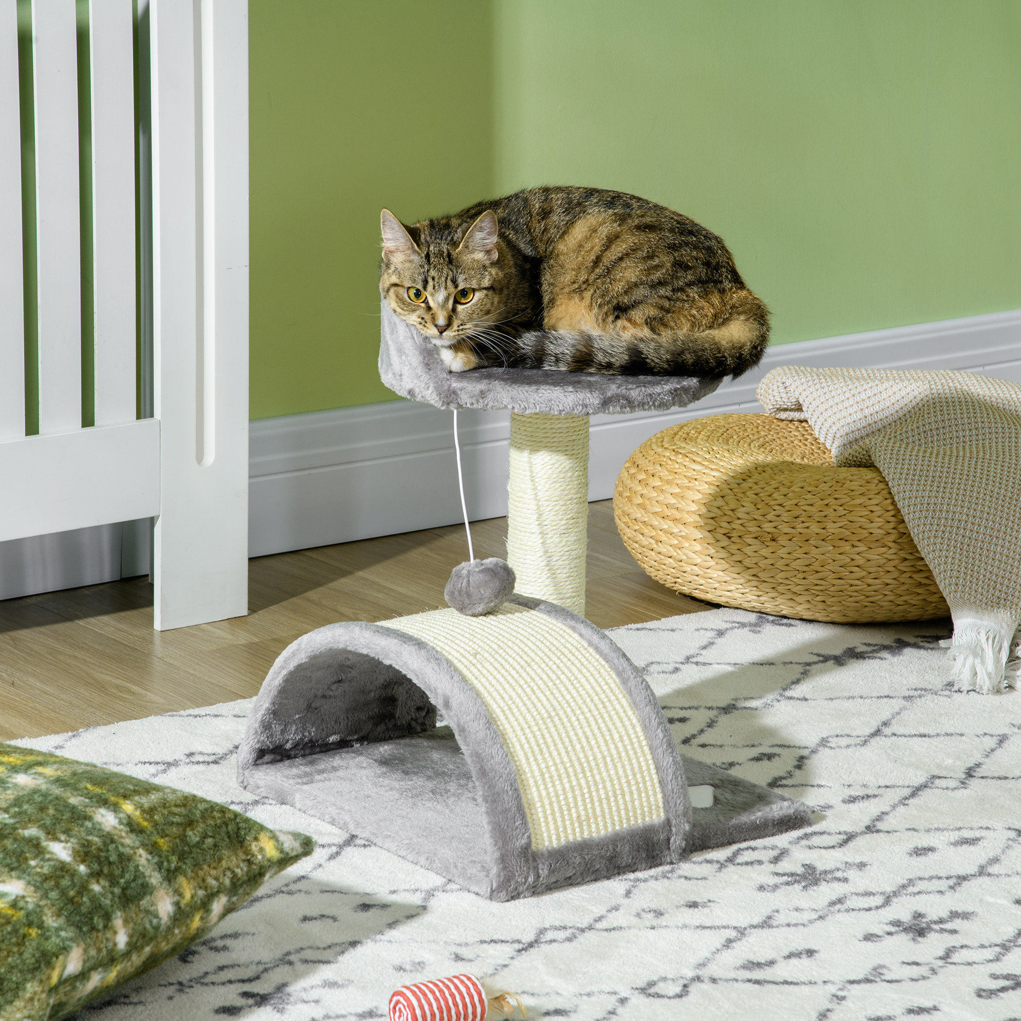 Pawhut Albero tiragraffi per gatti con palline giocattolo, in sisal 35,5 x 37 x 46 cm, Grigio    Aosom Italy