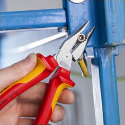 KNIPEX 08 26 185 Spitz-Kombizange isoliert mit Mehrkomponenten-Hüllen, VDE-geprüft verchromt 185 mm)