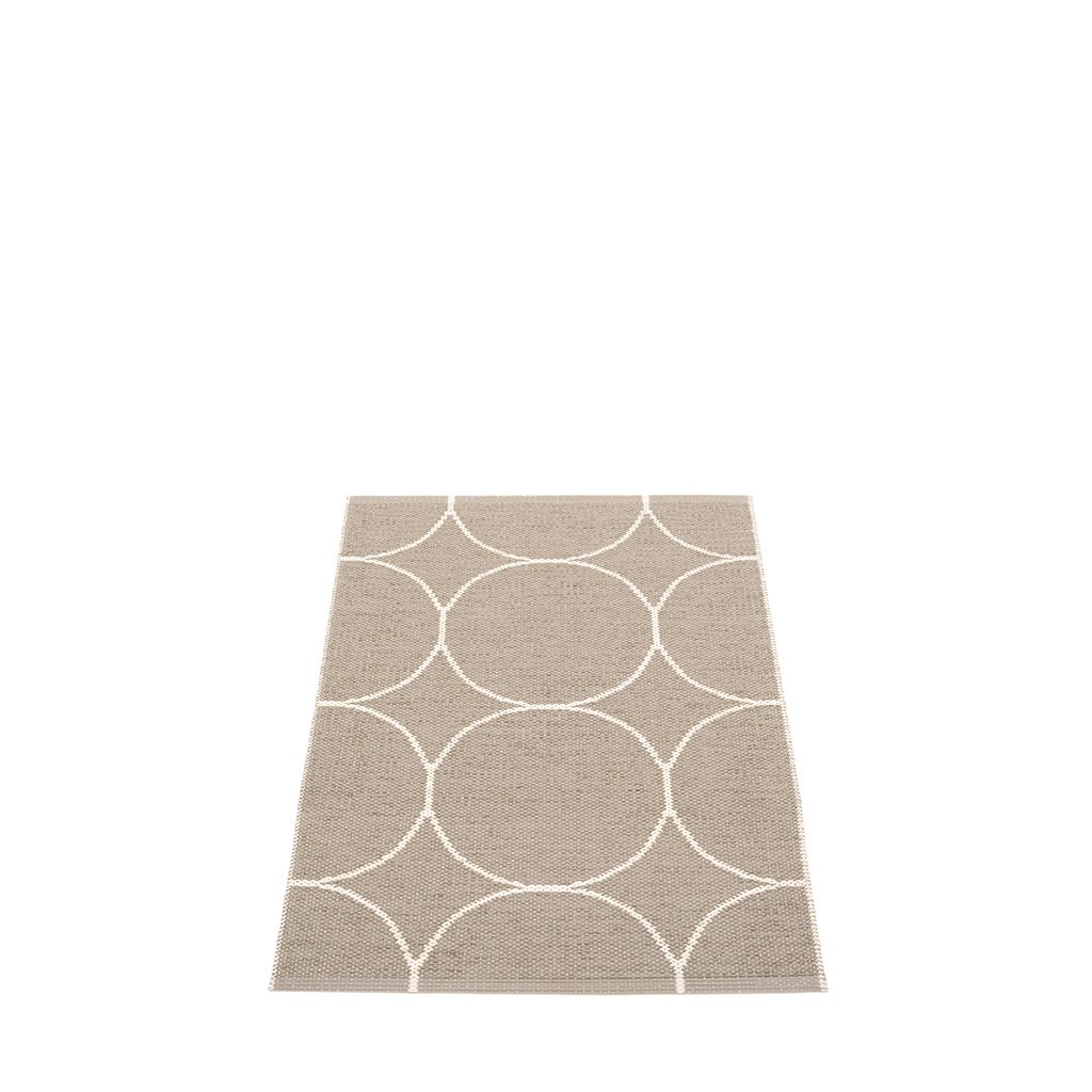 pappelina Boo Outdoor-Teppich - dark linen / vanilla (70 x 100cm) 70 x 100cm BOO9G710