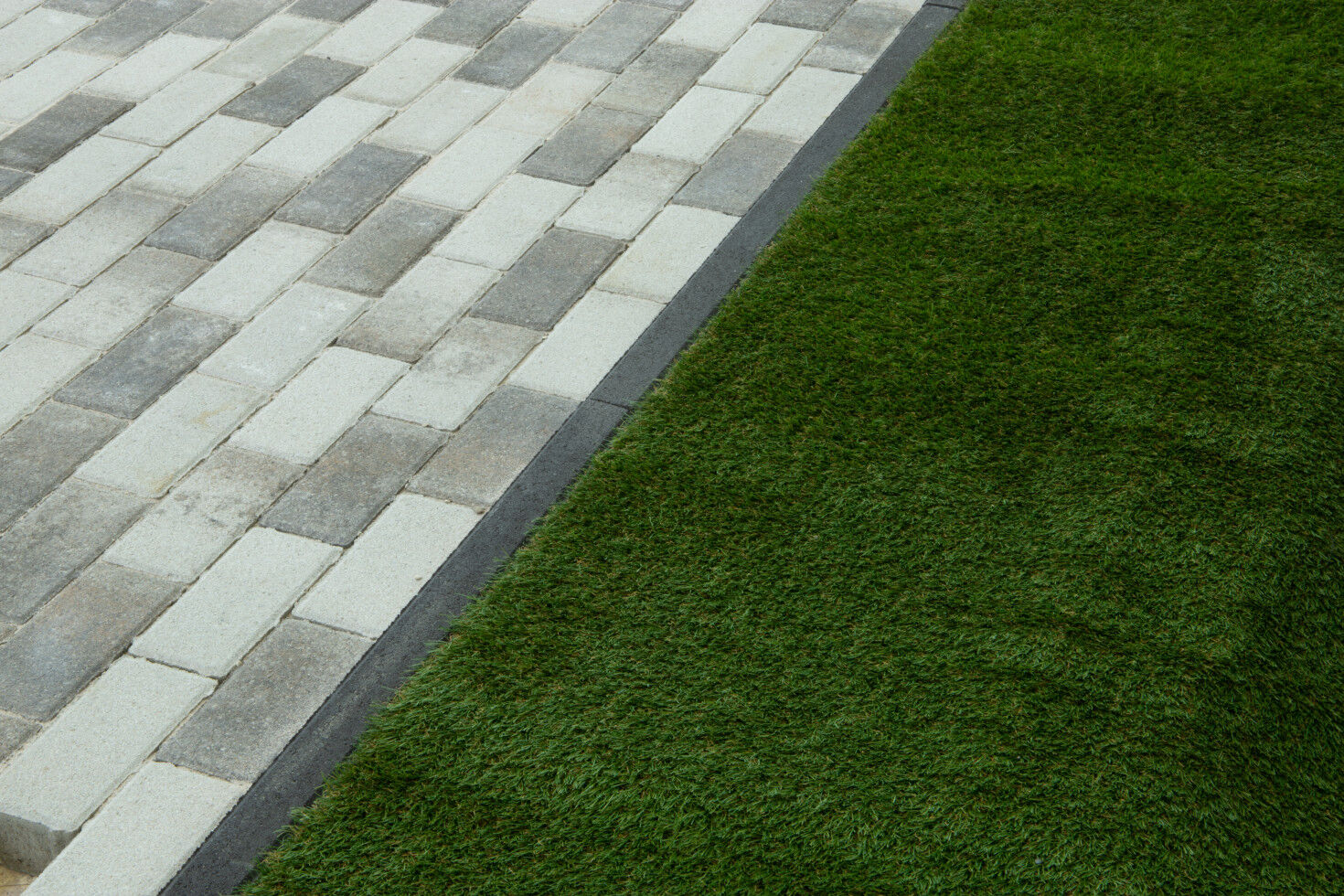 EHL Randstein Form C 100 x 25 x 6 cm anthrazit