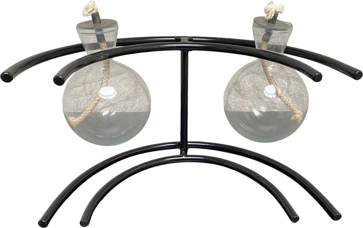 Olielamp met twee glazen bollen en een gebogen zwarte houder
