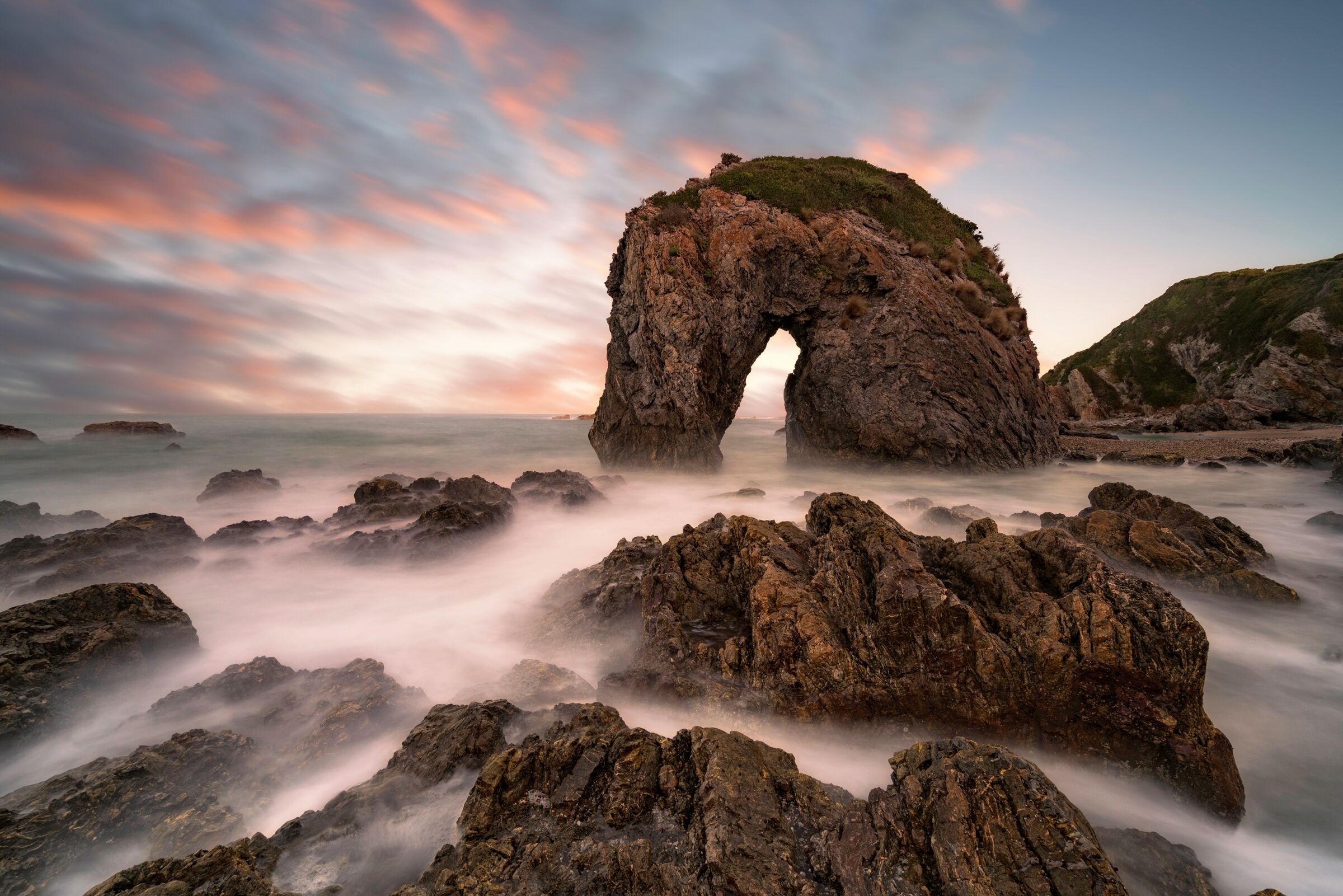 Fototapete PAPERMOON "Photo-Art JINGSHU ZHU, PFERDEKOPF ROCK", bunt, B:1,5m L:1,11m, Vlies, Tapeten, Fototapete bunt B/L: 1,5m x 1,11m, Bahnen: 7 Stk.