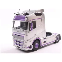 Solido 1:24 Volvo FH Globetrotter XL silb./lila