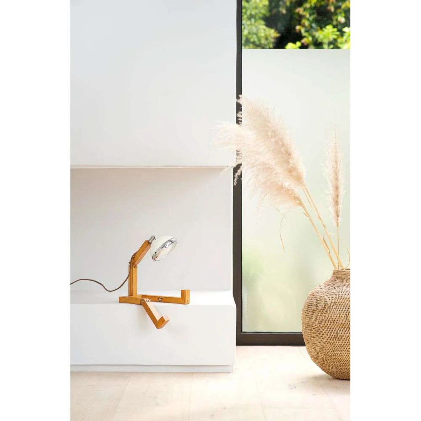 Piffany Copenhagen MR. WATTSON tafellamp wit aluminium met hout, Hoogte: 28 cm