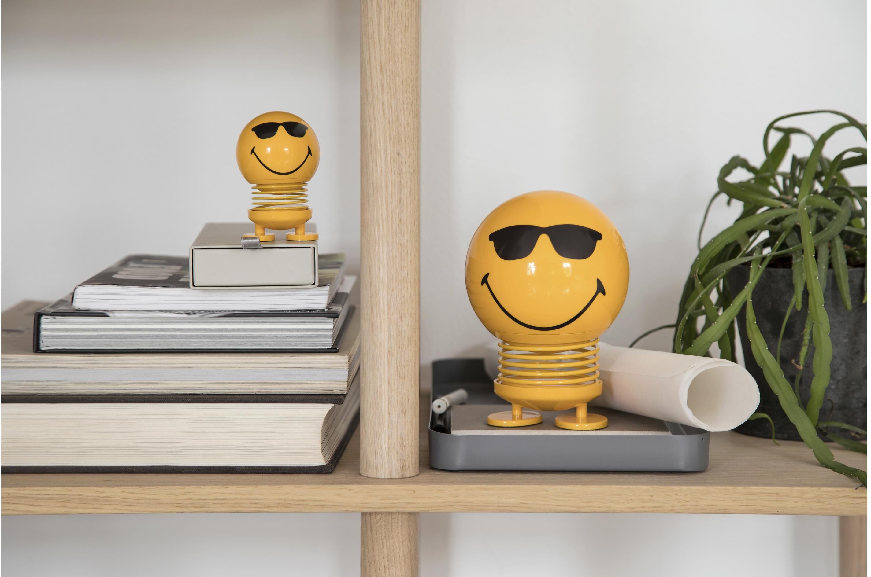 Dekofigur HOPTIMIST "Bumble Smiley Cool S 8 cm", gelb, B:5cm H:5cm, ABS-Kunststoff, Kunststoff, Dekofiguren, Dekofigur gelb B/H/T: 5cm x 5cm