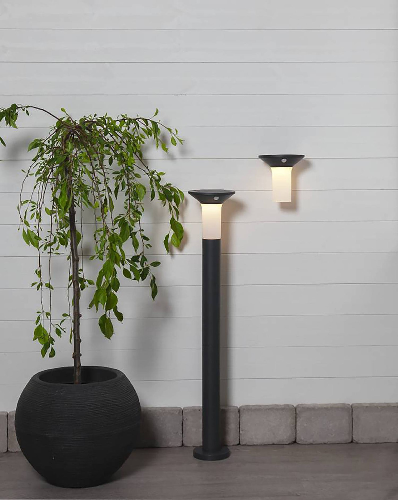 home24 LED-padverlichting Corbezzola zwart Ø 16cm