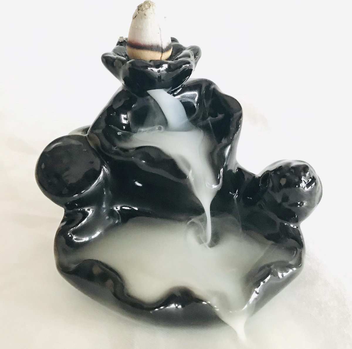 Zwarte keramische backflow wierookbrander waterval houder