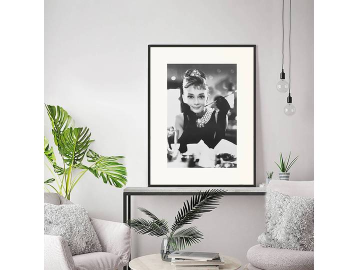 Bild Breakfast at Tiffanys Rahmen: Massivholz Buche, lackiert Abdeckung: Plexiglas Multicolor 62 x 82cm