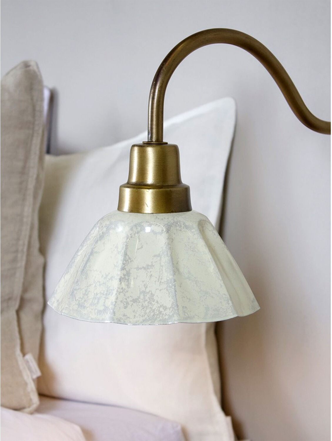 PR Home Ester Vägglampa Offwhite