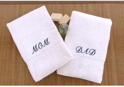 Authentic Hotel and Spa 2-piece 'Mom and Dad' Monogrammed Turkish Cotton Hand Towels