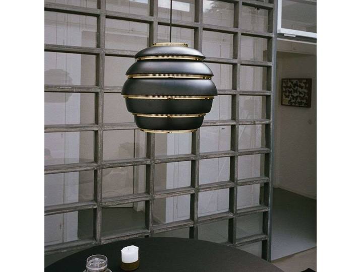 A331 Beehive Pendelleuchte Black/Brass - Artek - Esszimmer - Aluminium