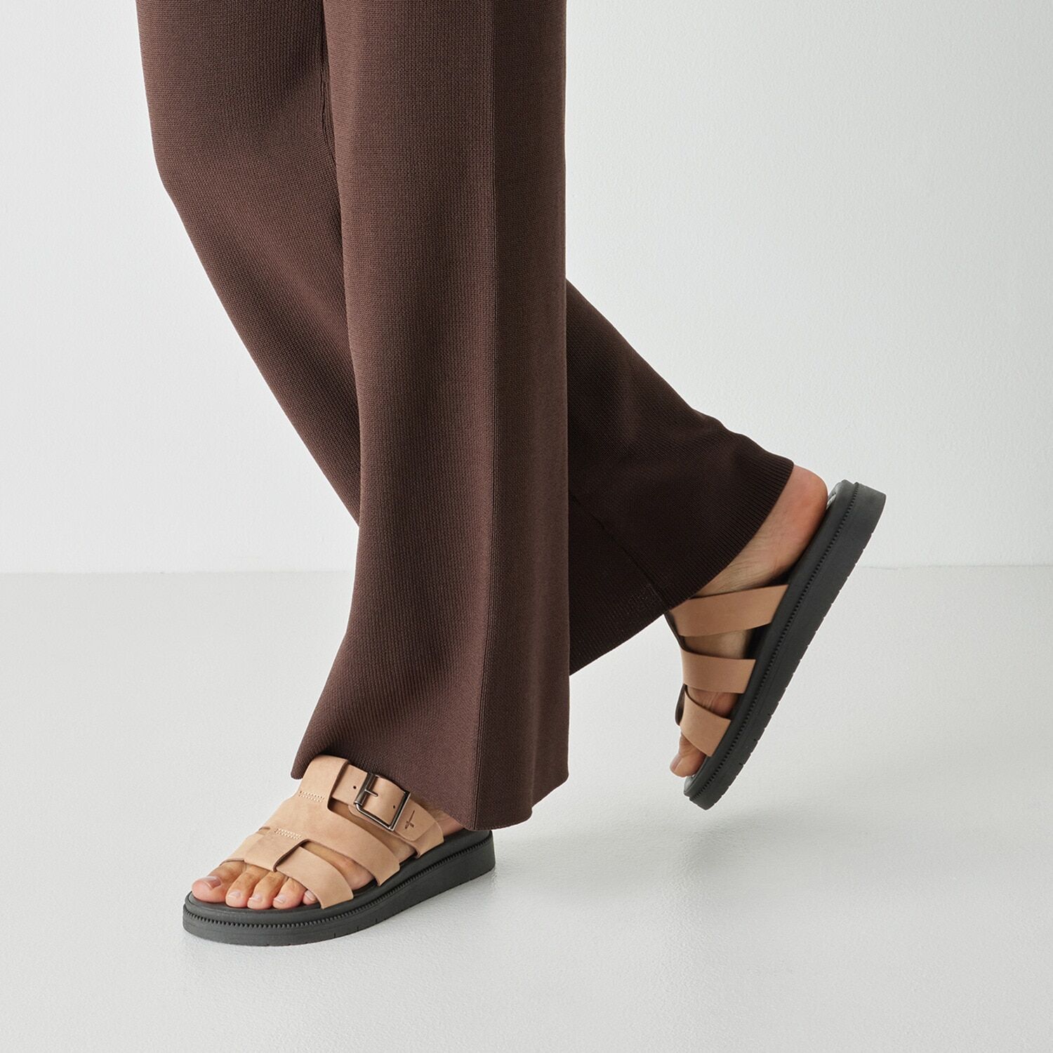 Pantolette TAMARIS, Damen, Gr. 36, Synthetik, beige (taupe), Nubukleder, unifarben, Schuhe Pantolette, Schlupfschuh, Sommerschuh mit regulierbarem Schnallenverschluss