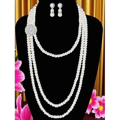 Perlenkette und Ohrringe im Stil der 1920er Jahre für Damen – dreilagiger Schmuck aus Kunstperlen mit Strassbrosche, Vintage-Accessoires im Gatsby-Flapper-Stil für Cocktailpartys, Hochzeiten und